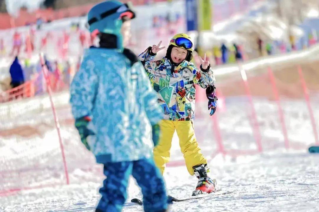 2024北京儿童滑雪营！不出京离家近6-10岁零基础必看低至6000(图1)