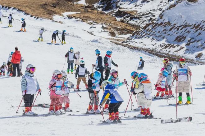 九游体育：感受冰雪魅力2024云南省冰雪运动推广普及活动金秋启动(图1)