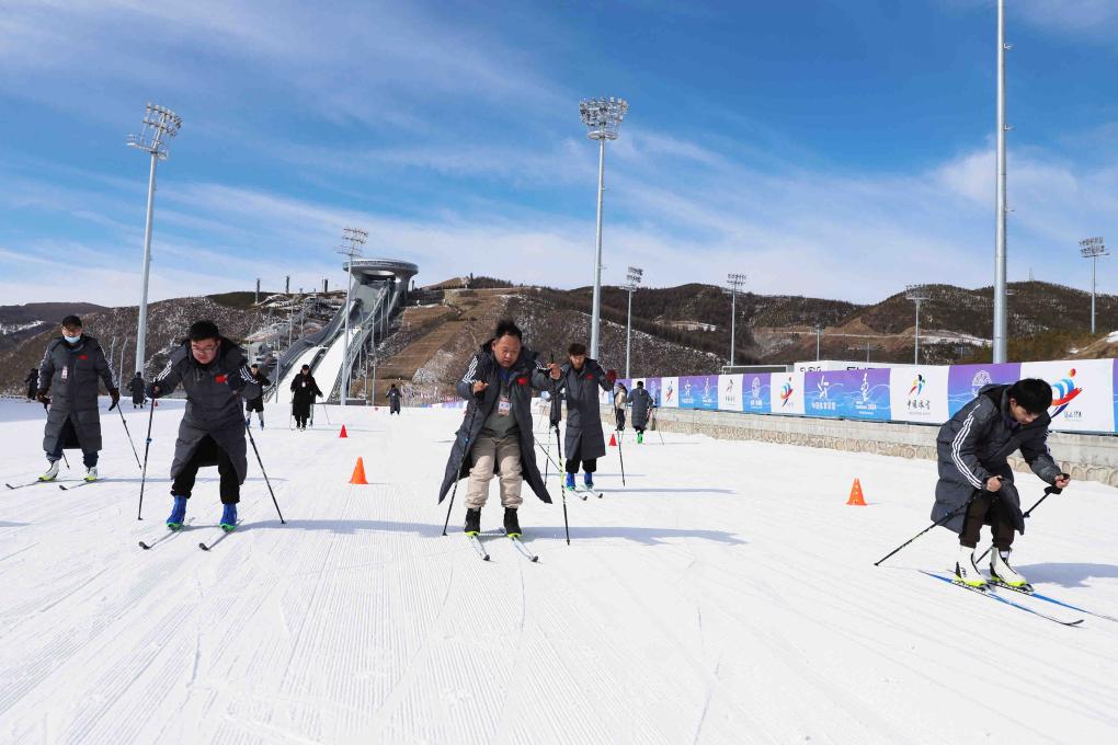 九游体育网站：竞技精彩纷呈 冰雪激情共享——2023-2024冰雪季竞技运动盘点(图5)