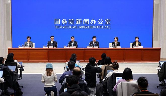 我国冰雪装备发展情况如何？如何促进新技术与冰雪装备融合发展？工信部答记者问来了(图1)