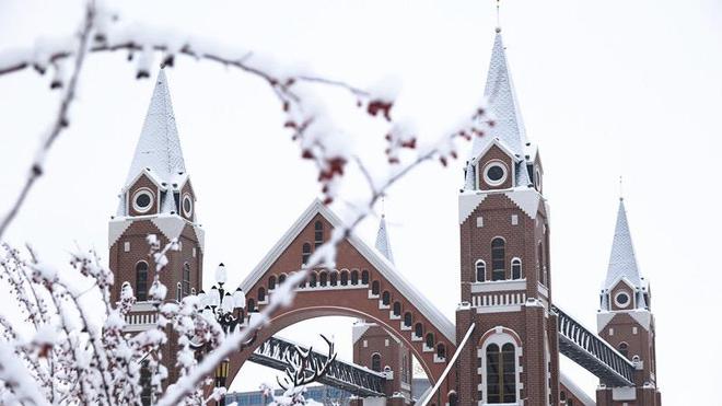 九游体育网站：赏雪景、享雪趣布尔津多措并举推进冰雪旅游高质量发展(图4)