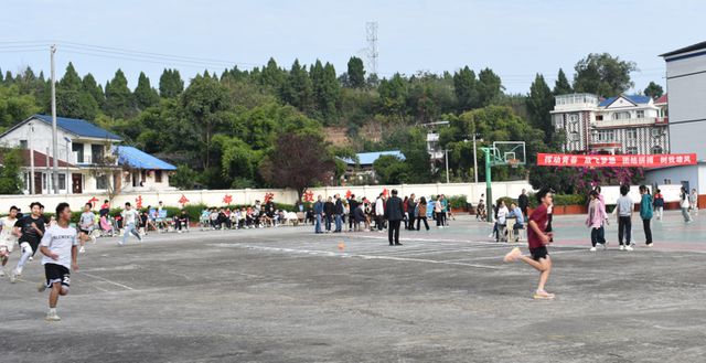 遂宁市安居区横山初中成功举办2024年冬季田径运动会(图2)