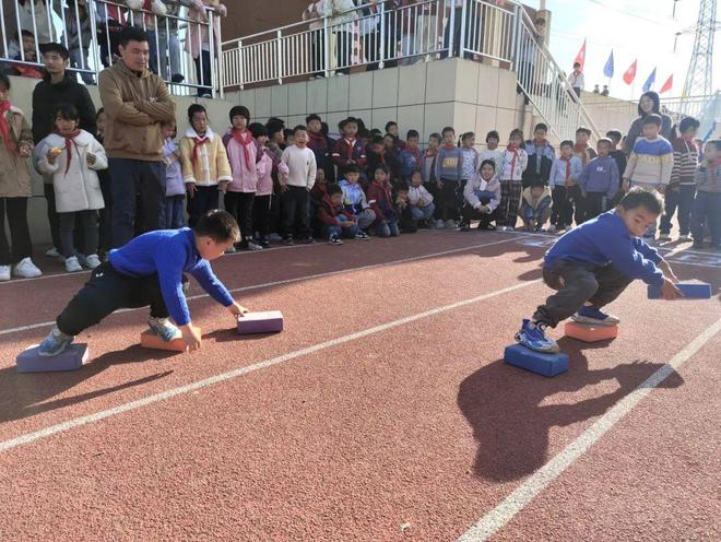 弋阳县第六小学举办第二届“励志杯”冬季运动会(图8)