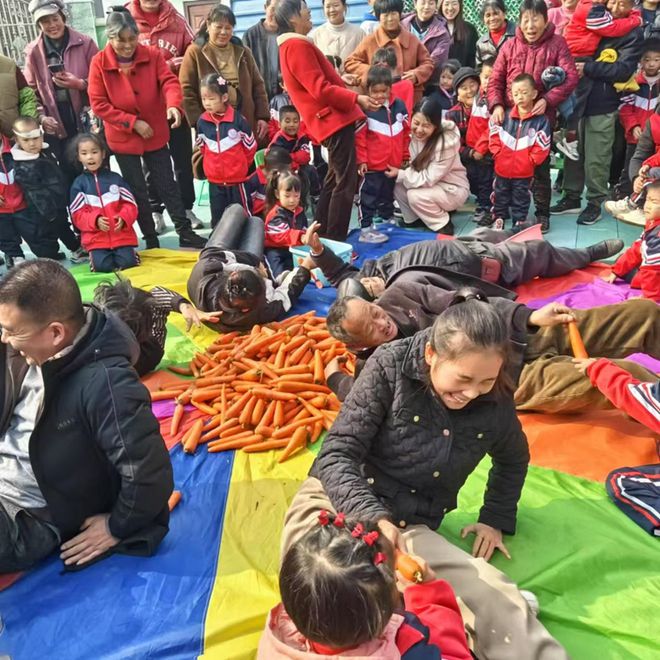 九游体育网站：徐桥镇蓝天幼儿园2024年冬季亲子趣味运动会(图1)
