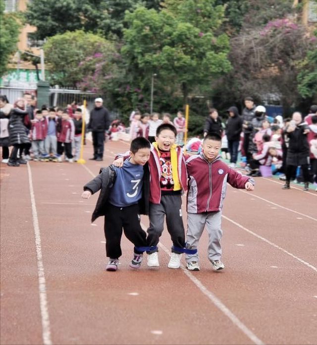 九游体育：“趣”运动“童”欢乐——遂宁安居一小2024年冬季趣味运动会(图5)