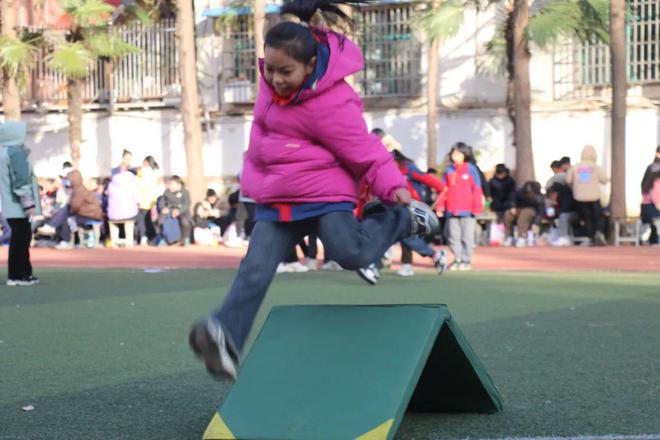 信阳市羊山新区第五小学2024年“凌冬悦跑趣享运动”冬季长跑暨趣味运动会(图7)