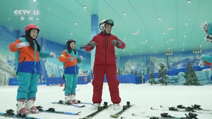 冰雪经济“热”起来滑雪装备产销两旺！这个冬天你滑雪了吗？(图6)