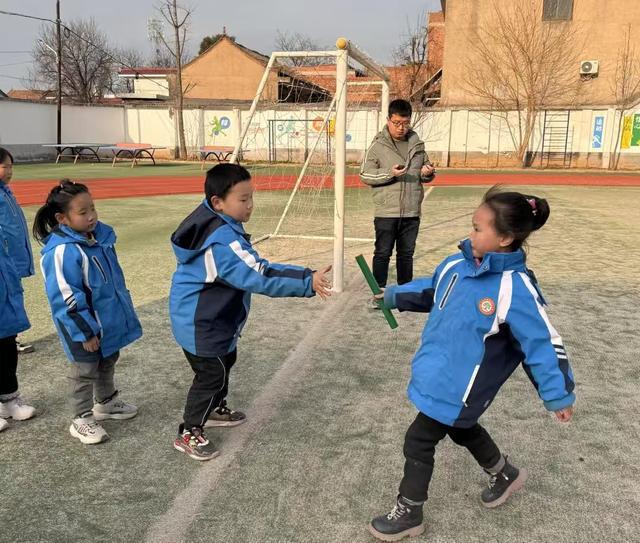 灞桥区江尹小学举行2024年冬季趣味运动会(图4)