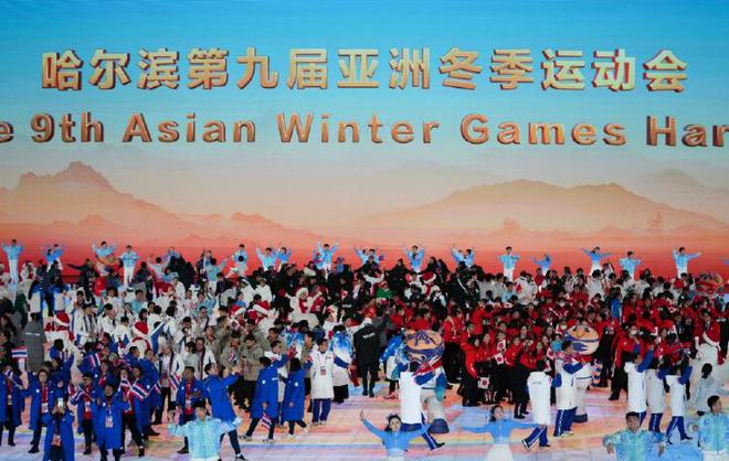 九游体育：重庆双金闪耀亚冬会下一个王强如何“破冰”而出？(图1)