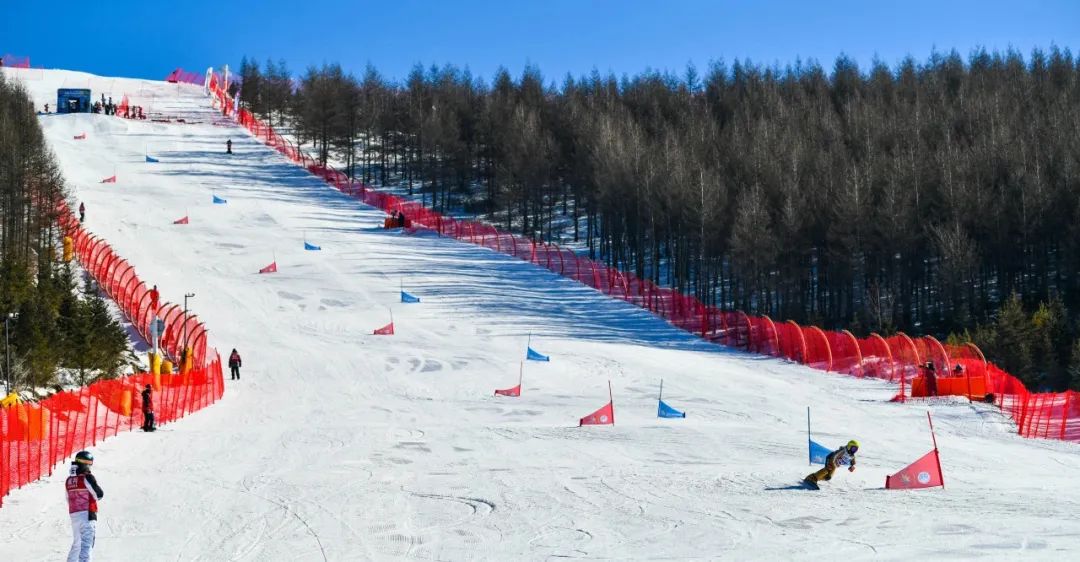 “2024全国青少年四季滑雪挑战赛”总决赛于崇礼雪如意滑雪场成功举办(图4)