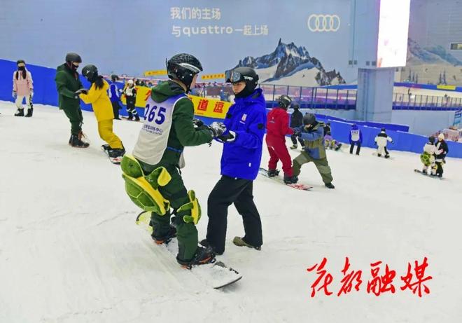 九游体育：新质赋能花都样本③广州热雪奇迹：东南亚滑雪行业标杆！(图10)