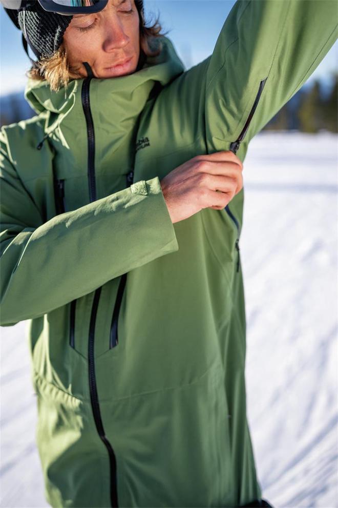 共赴雪境Columbia2024秋冬TitaniumSKI钛金滑雪系列全新上市(图7)