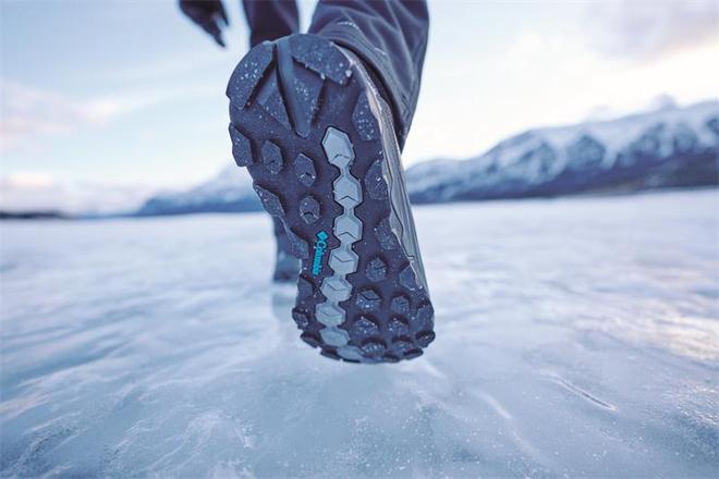 共赴雪境Columbia2024秋冬TitaniumSKI钛金滑雪系列全新上市(图11)