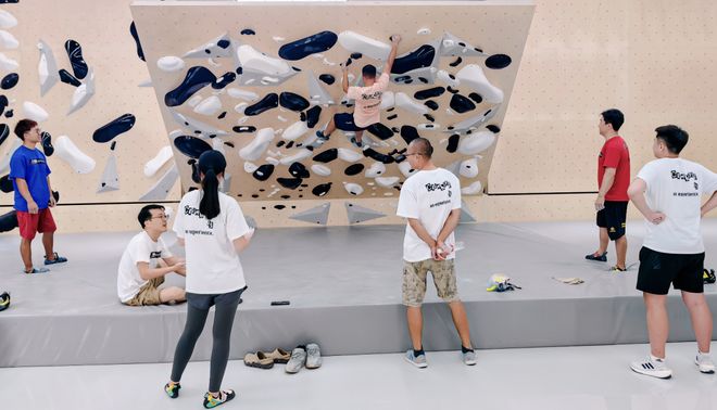 九游体育：50万岩友掀起攀岩热潮谁吃到了红利？(图9)