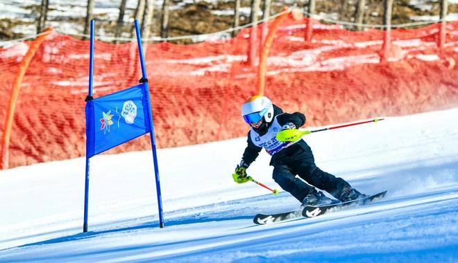 “2024全国青少年四季滑雪挑战赛”总决赛举办385名青少年参赛(图1)