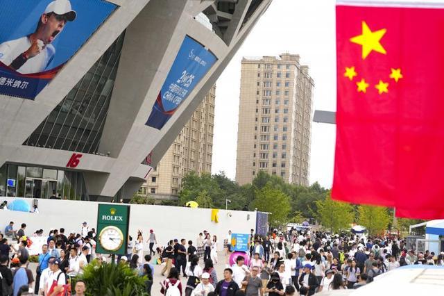 九游体育网站:聚焦|十一“双赛”火爆京城你跟上这股新潮流了吗?(图5)