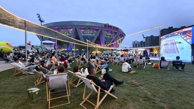 九游体育网站:聚焦|十一“双赛”火爆京城你跟上这股新潮流了吗?(图6)