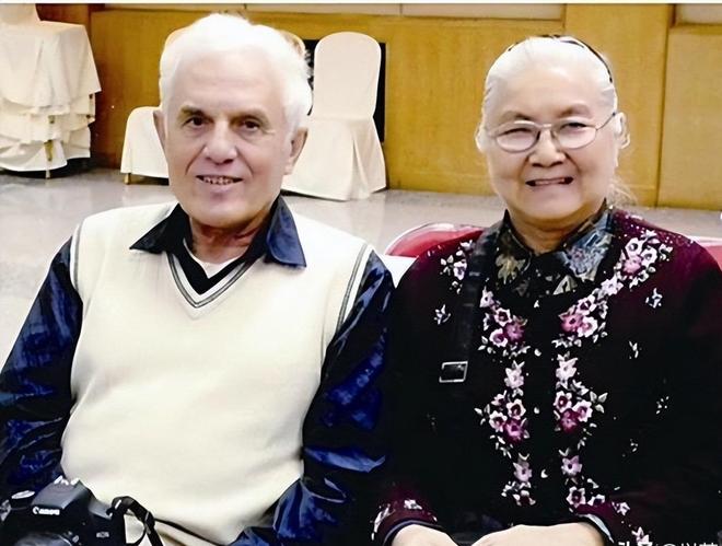 九游体育网站：美国弃婴被北京夫妻收养成为我国著名地质学家很讨厌被叫老外(图17)