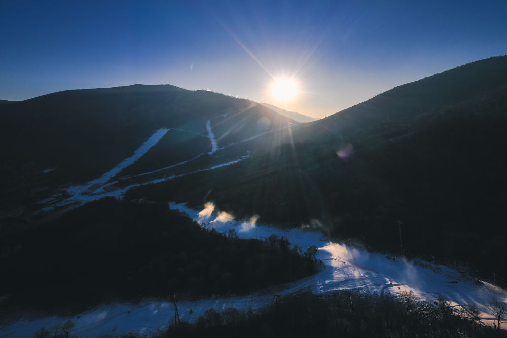 雪场“盛装”迎客吉林进入“冰雪时间”(图1)