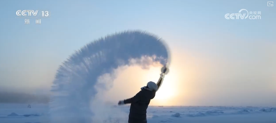 創新業態釋放“冬雪夏涼”資源優勢新活力“高端賽事+大眾活動”添彩花樣冰雪(图10)