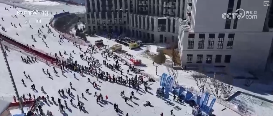 創新業態釋放“冬雪夏涼”資源優勢新活力“高端賽事+大眾活動”添彩花樣冰雪(图21)