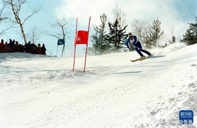 时光相册丨新雪季开启！影像见证中国滑雪“华丽转身”(图12)