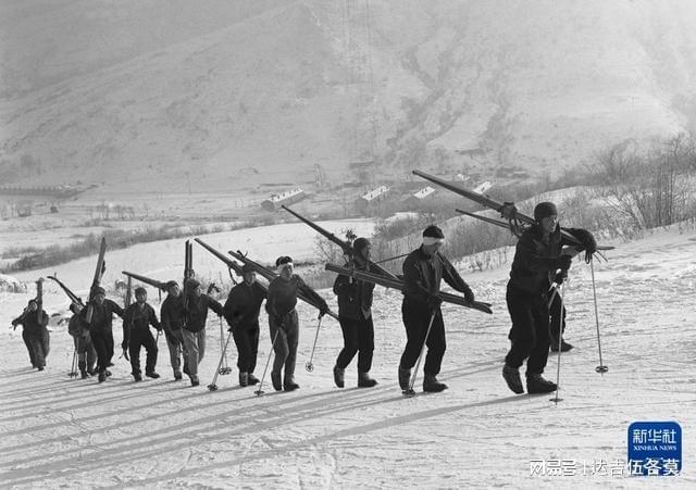 时光相册丨新雪季开启！影像见证中国滑雪“华丽转身”(图4)