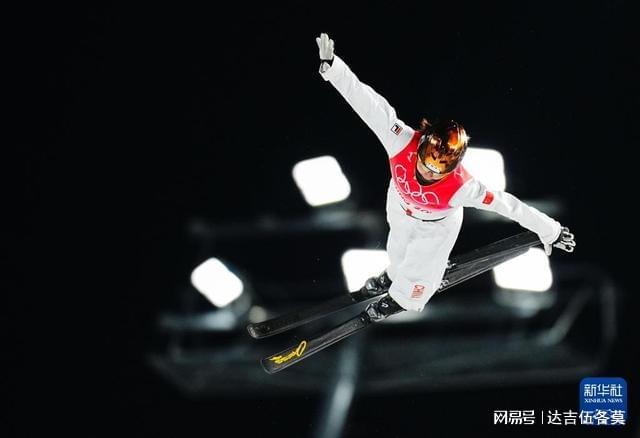 时光相册丨新雪季开启！影像见证中国滑雪“华丽转身”(图18)