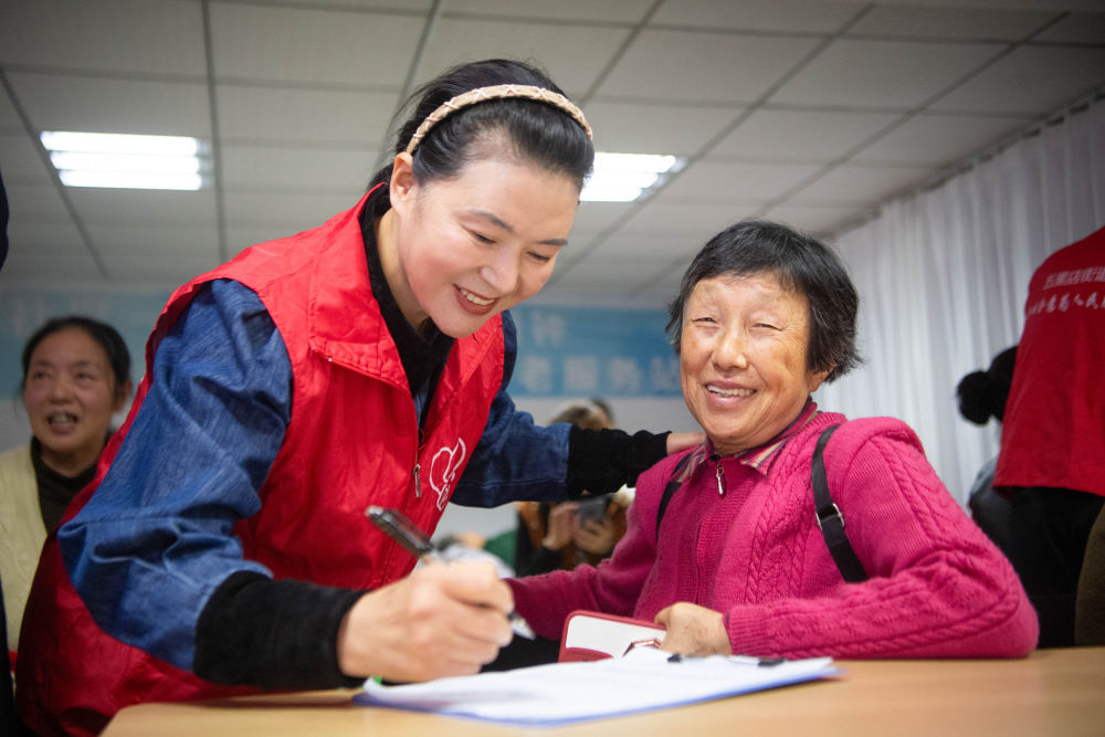 镜观·回响｜弘扬奉献、友爱、互助、进步的志愿精神(图1)