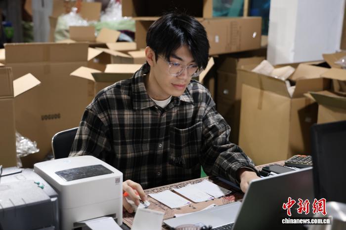 中国蓝观察丨让“家门口”也能玩雪！“缺雪”的浙江发力冰雪经济(图7)