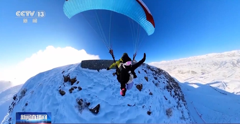 九游体育网站：丨中小学“雪假”欢乐多滑雪、“冰浮”解锁冬日乐趣(图11)