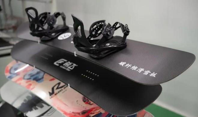 九游体育：「中国那些事儿」外媒观察：南北冰雪“各美其美”看中国冰雪市场热浪滚滚新图景(图3)