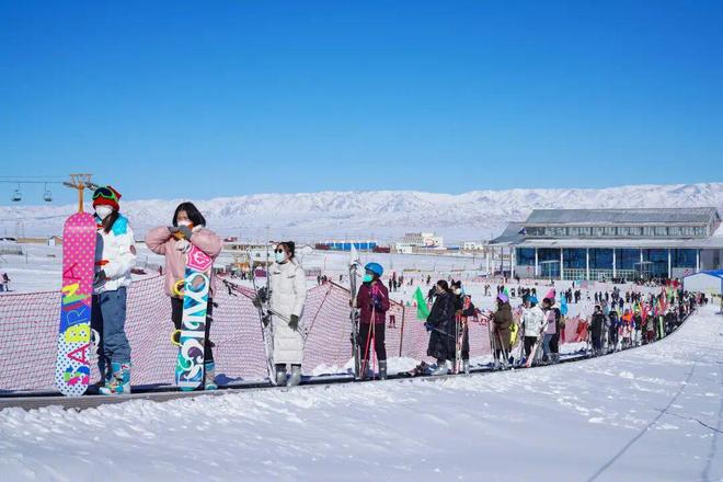 哈尔滨一个冰雪季接待游客9千万人次西安的冰雪经济发展如何?(图3)