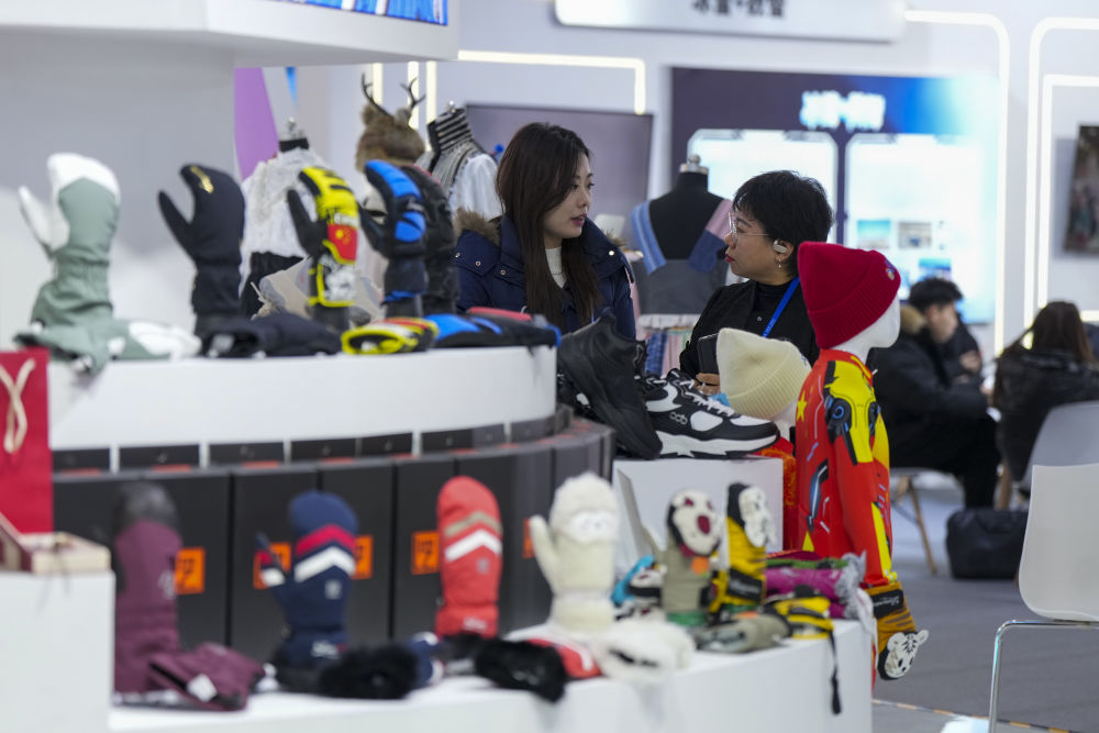 九游体育网站：镜观·回响｜让冰天雪地成为金山银山(图15)