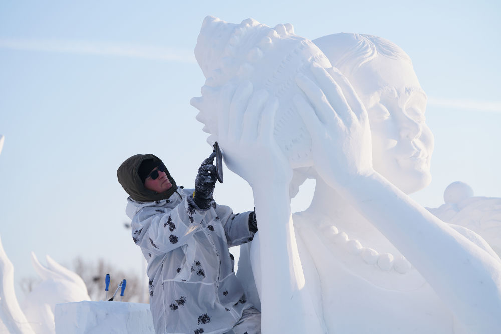 九游体育网站：镜观·回响｜让冰天雪地成为金山银山(图10)