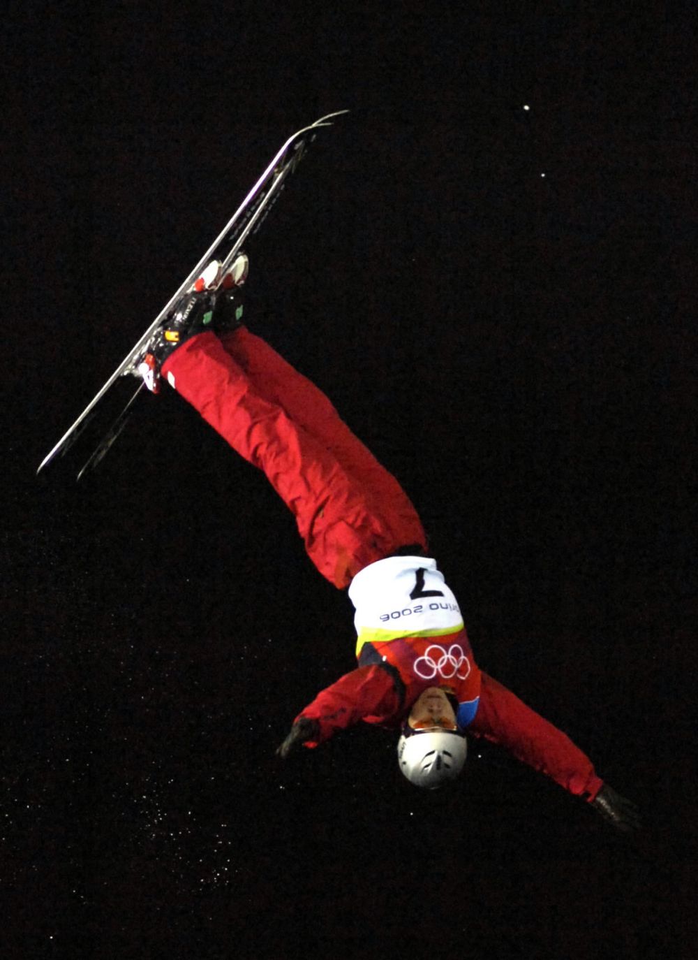 冬奥·征途丨42年铺展中国冰雪长卷：从首秀足迹到双奥荣光(图8)