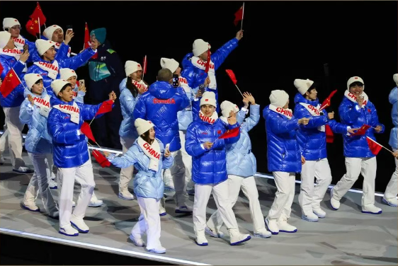 从米兰冬奥出发：中国运动品牌的全球化“立体战争”(图1)