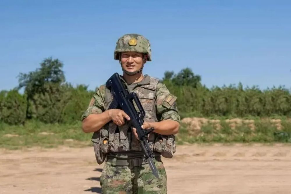 九游体育：新调整组建9年来这支连队7名官兵荣立二等功！(图2)