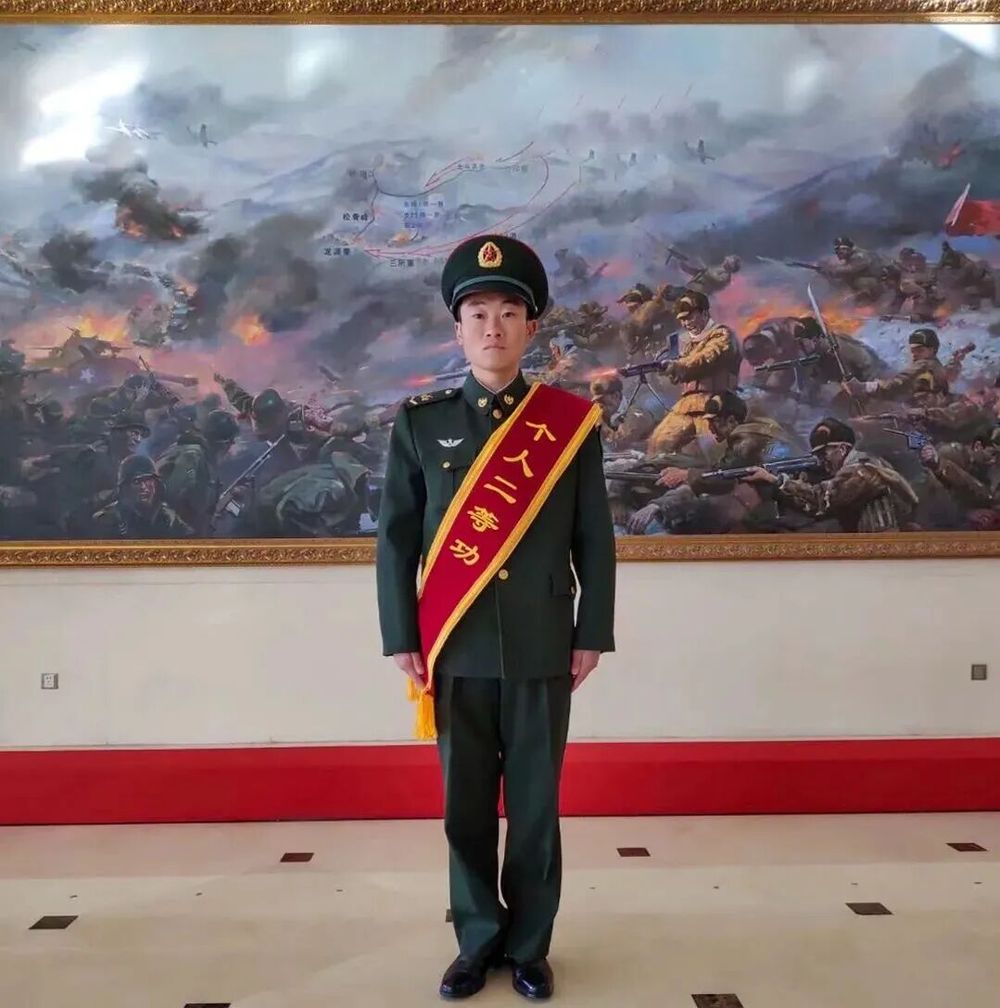 九游体育：新调整组建9年来这支连队7名官兵荣立二等功！(图1)