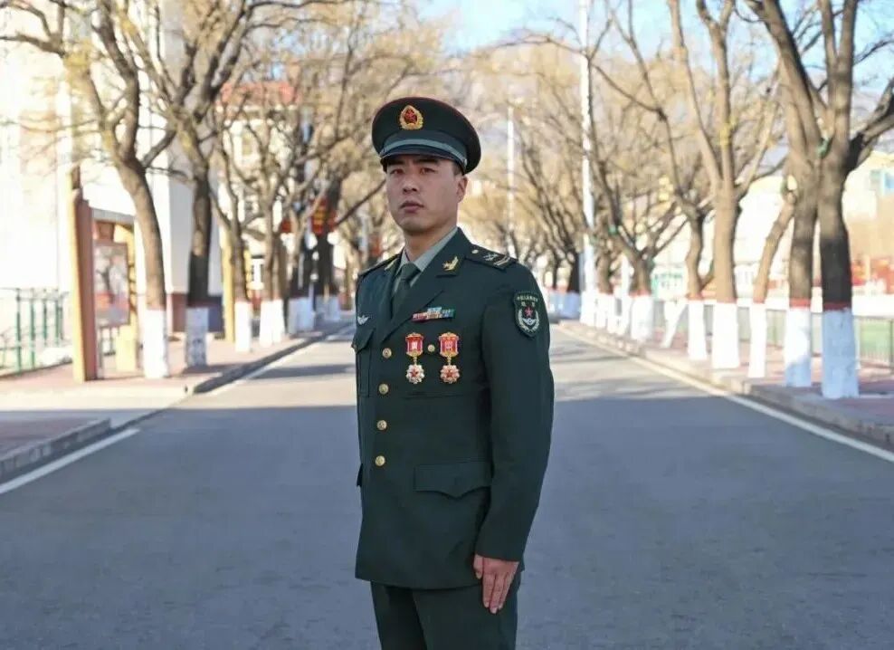 九游体育：新调整组建9年来这支连队7名官兵荣立二等功！(图3)