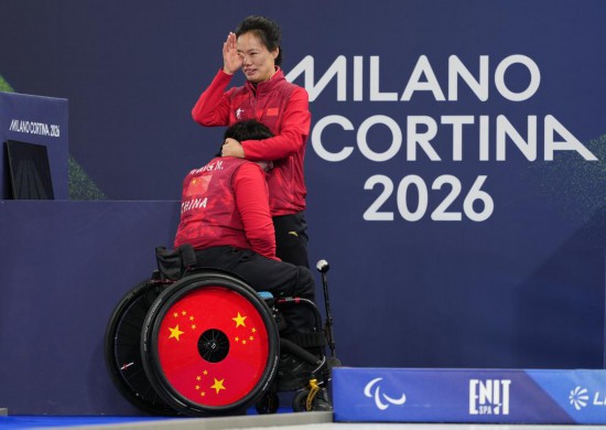 九游体育网站:“我们同心合一”——中国队圆梦冬残奥首枚轮椅冰壶混双金牌(图1)