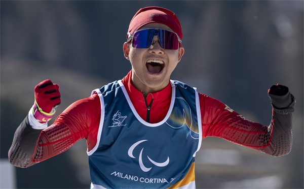 九游体育:蔡佳云:我对祖国一诺“三”金(图3)