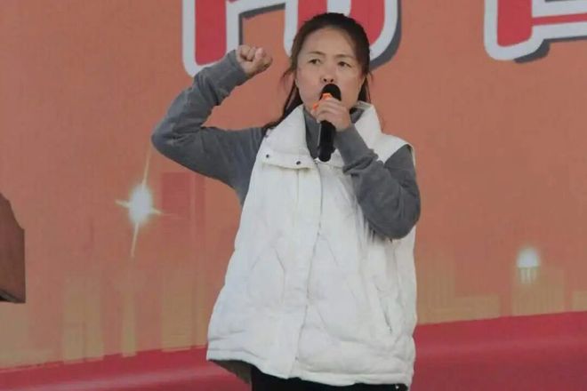 青春逐梦破纪录赛场励志展风华—闻喜中学2026年春季田径运动会圆满落幕(图2)