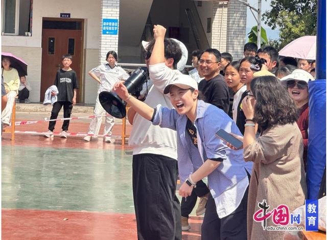 九游体育:宜宾江安四中初中部2026年春期田径运动会暨趣味运动会圆满举行(图5)