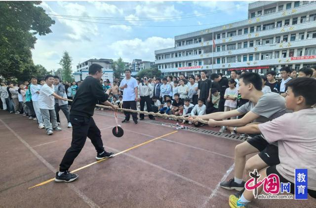九游体育:宜宾江安四中初中部2026年春期田径运动会暨趣味运动会圆满举行(图4)