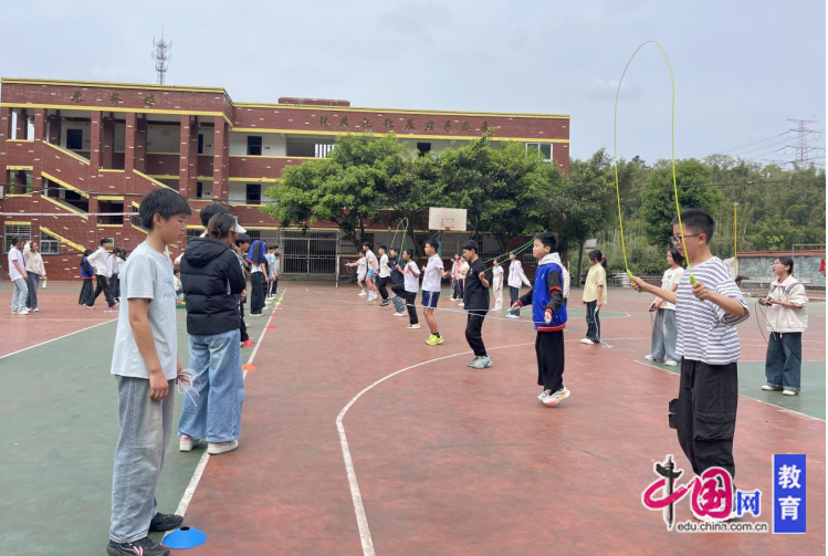 九游体育:宜宾翠屏金坪中心校2026年春季趣味运动会圆满举行(图2)