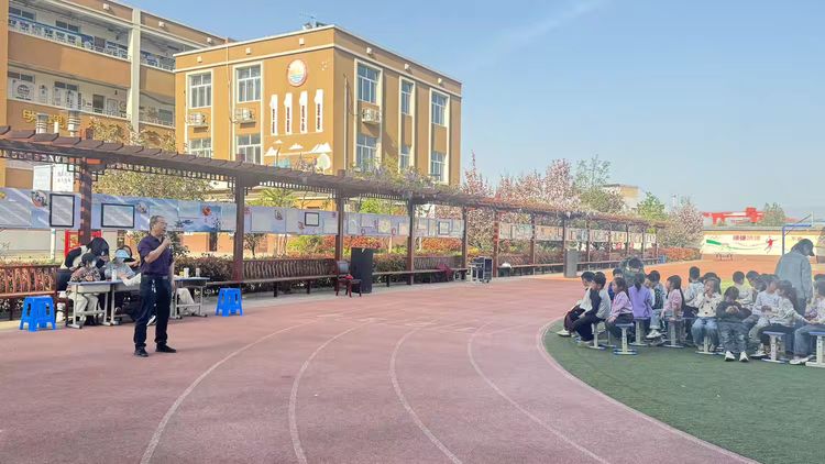 青春逐梦赛场运动点亮校园——灞桥区新建小学2026年春季运动会落幕(图8)