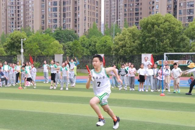 九游体育：两江新区同源小学2026年春季田径运动会圆满落幕(图5)