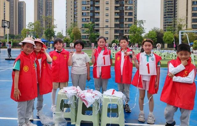 九游体育：两江新区同源小学2026年春季田径运动会圆满落幕(图9)