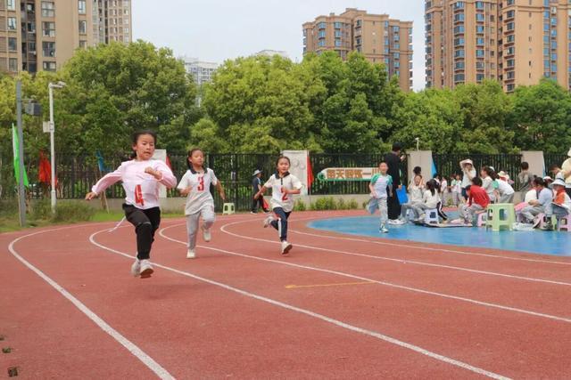 九游体育：两江新区同源小学2026年春季田径运动会圆满落幕(图8)